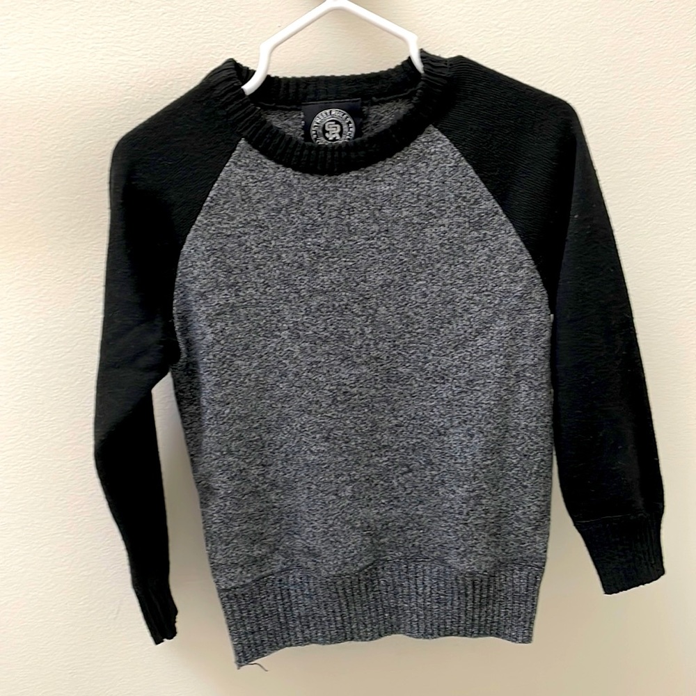Black and Gray Boy’s Sweater Size: 3T